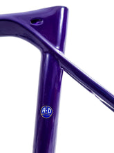 Load image into Gallery viewer, Ultima Carbon Limited