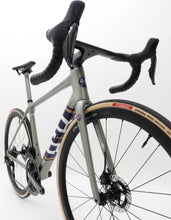 Load image into Gallery viewer, Superleicht Imst Shimano Dura-Ace Di2 C35
